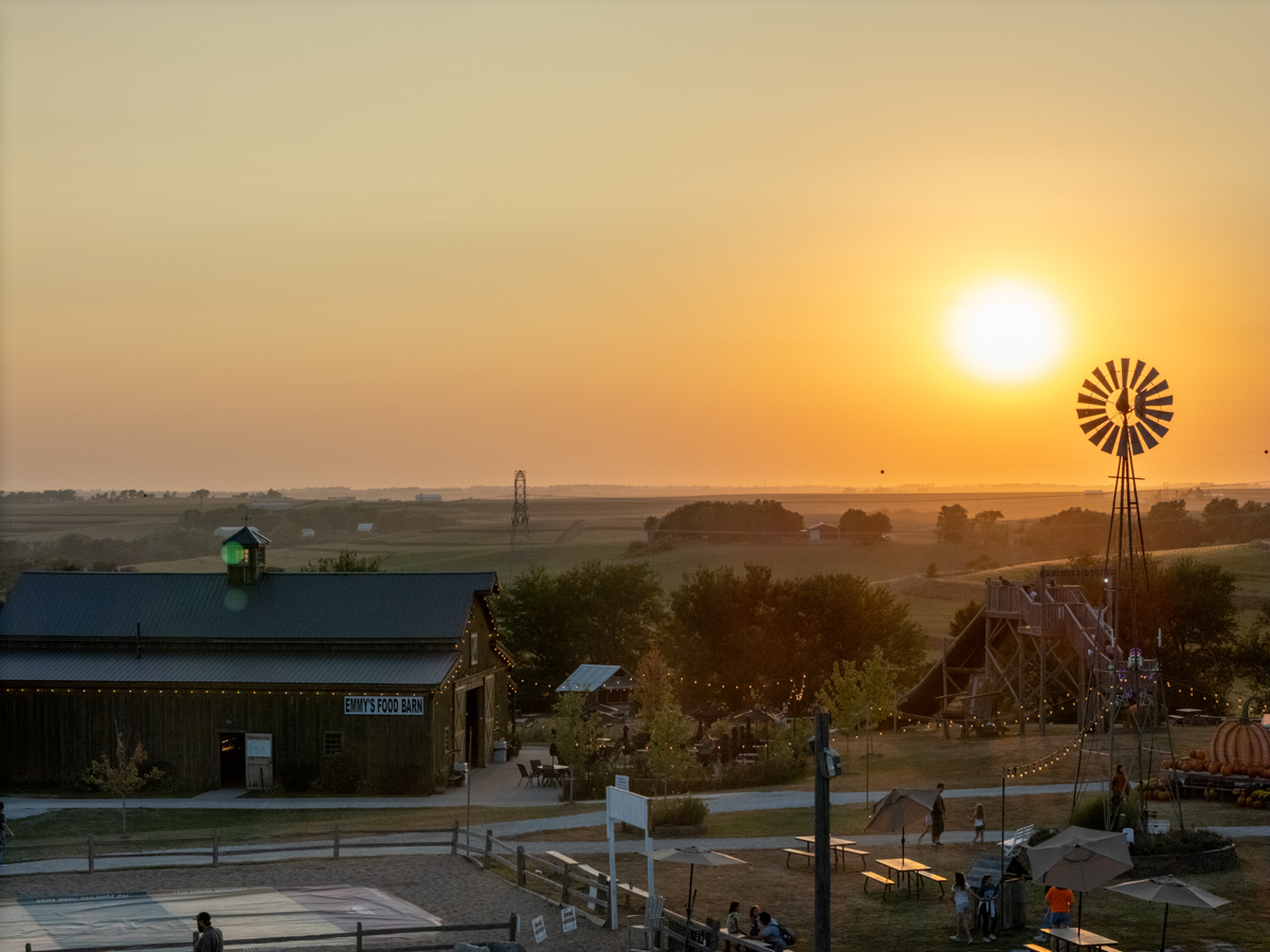 Heartland Photos & Design, Inc
